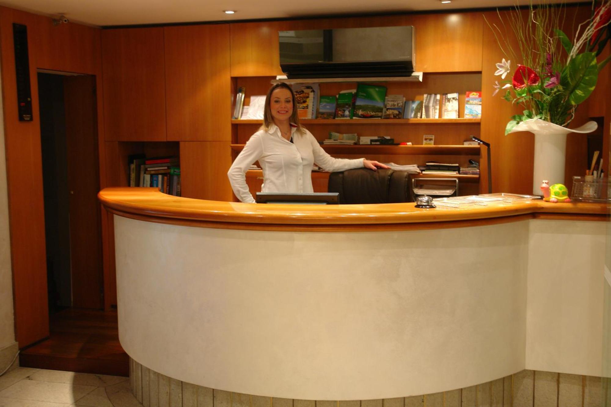 Bahnhof Haus Guest house Chiasso
